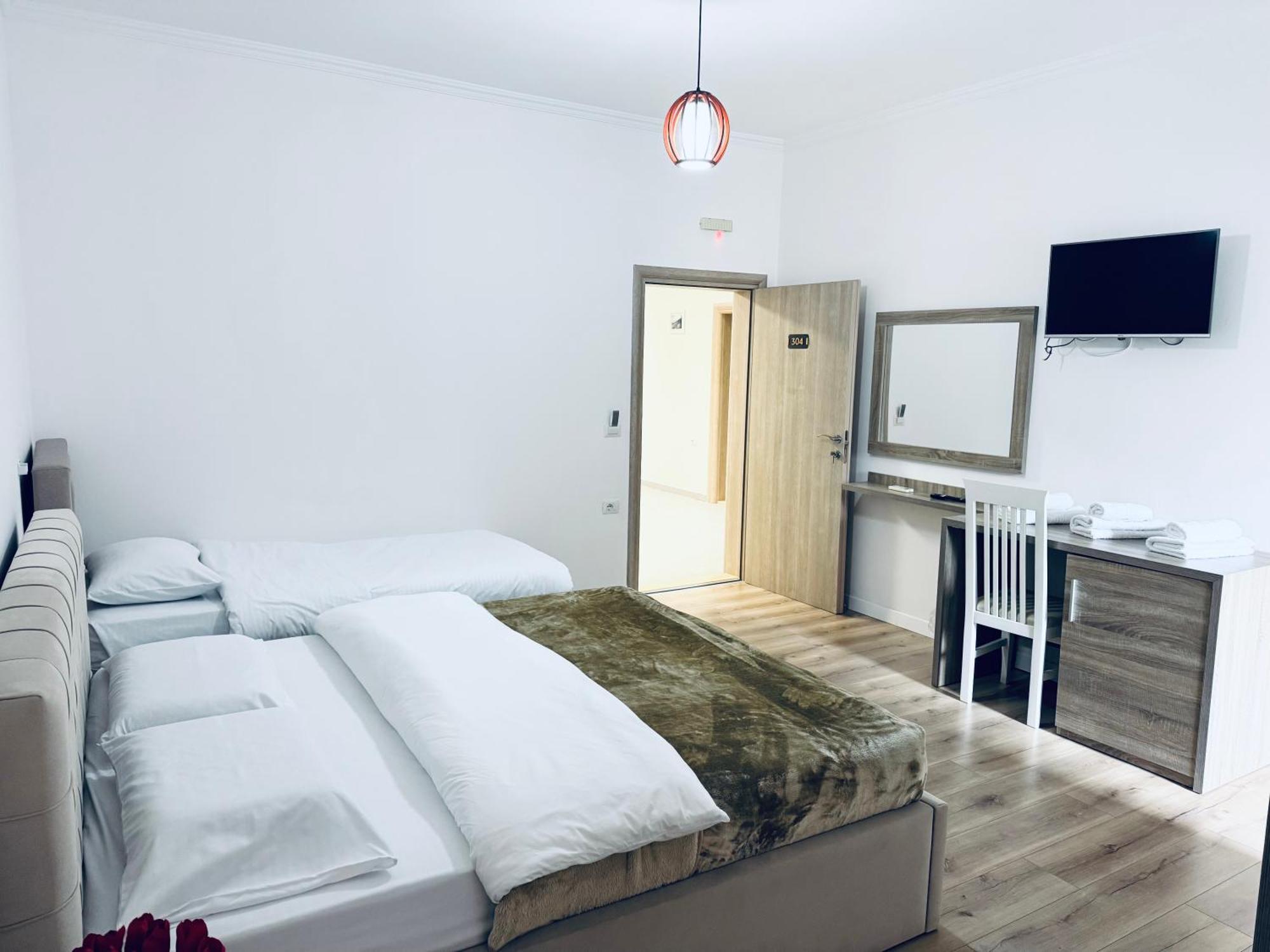 Kutal Park Inn Hotel Permet Exterior photo