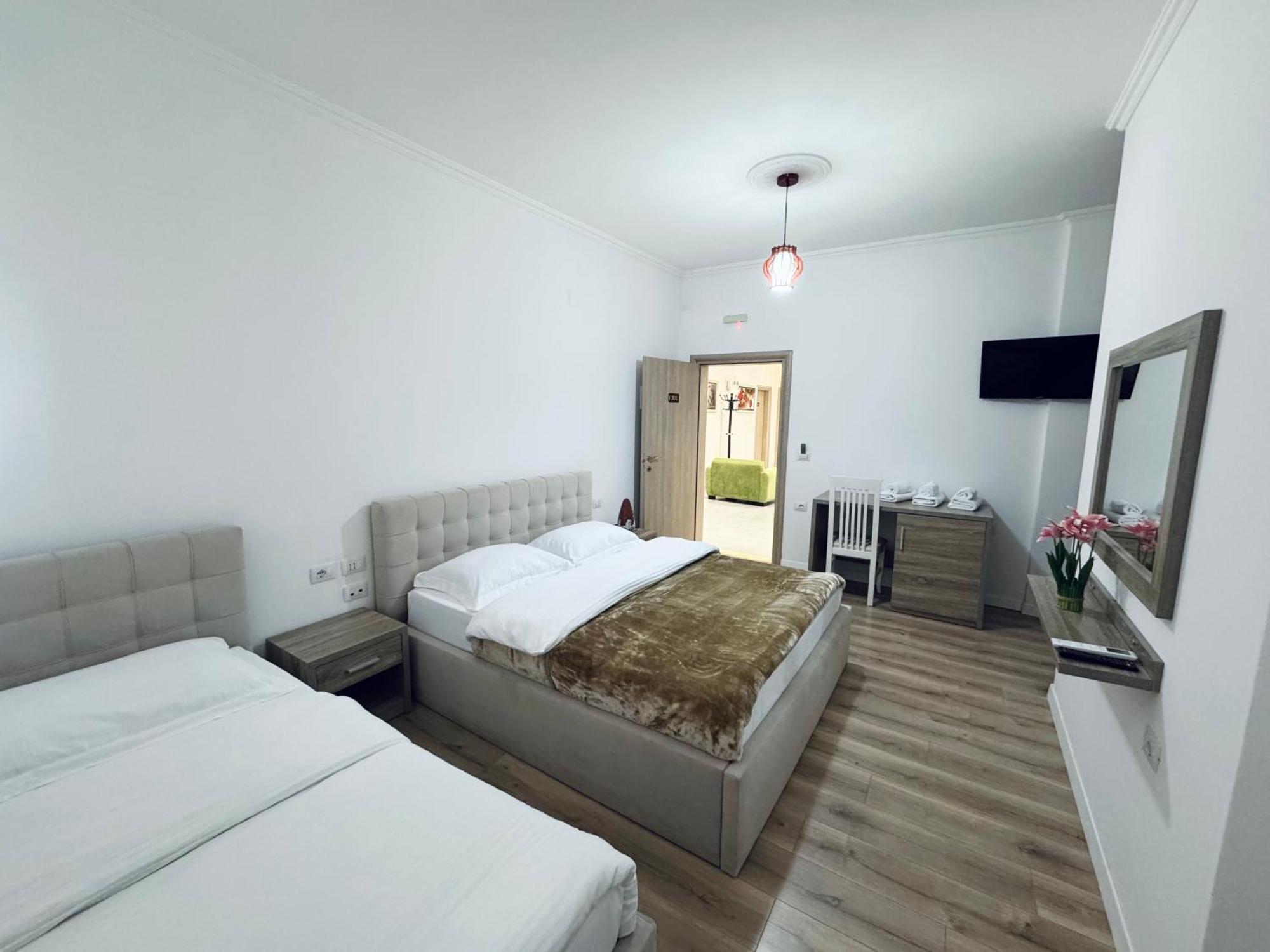 Kutal Park Inn Hotel Permet Exterior photo
